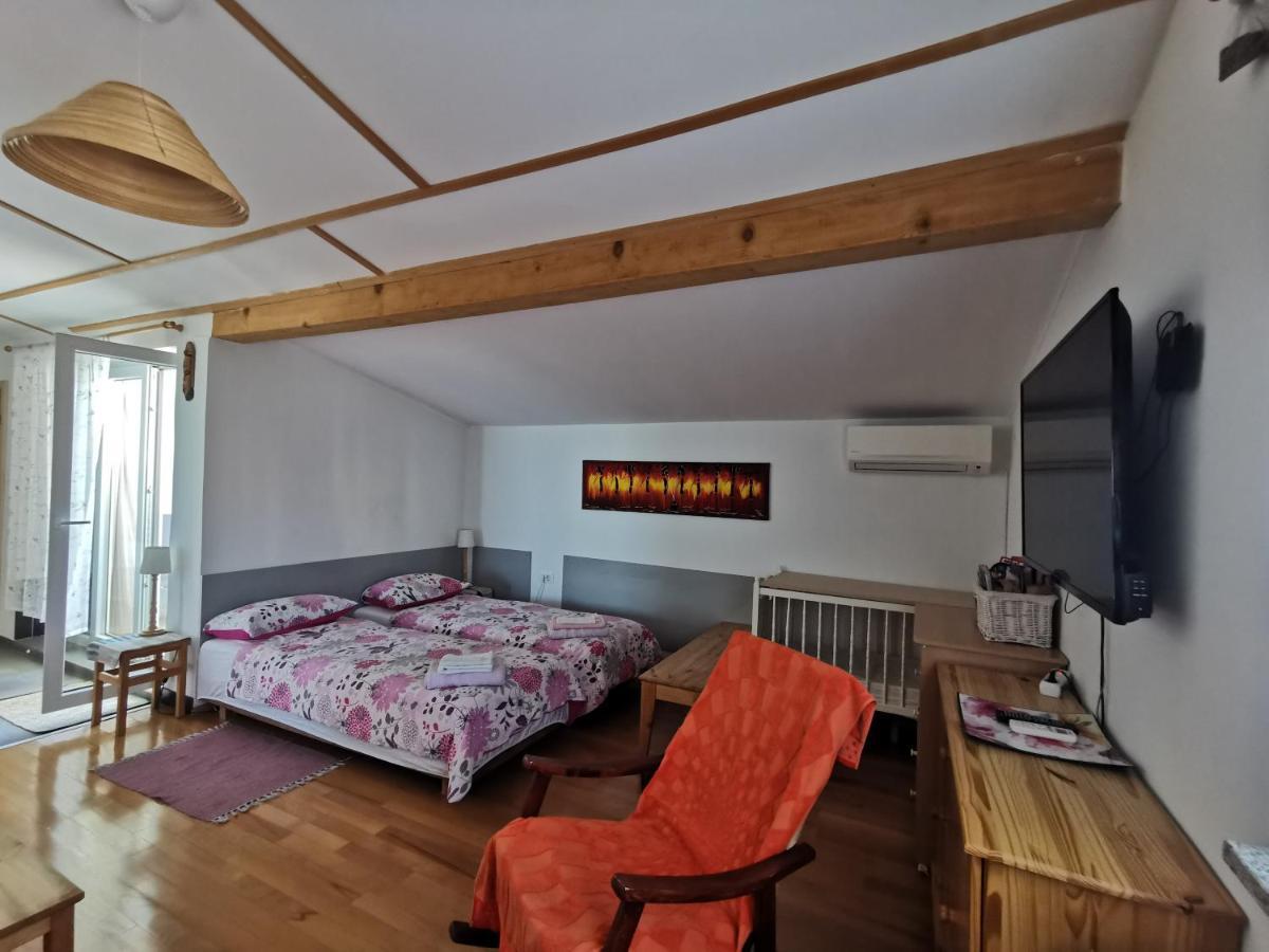Anita Studio Apartment With Terrace Rijeka Luaran gambar